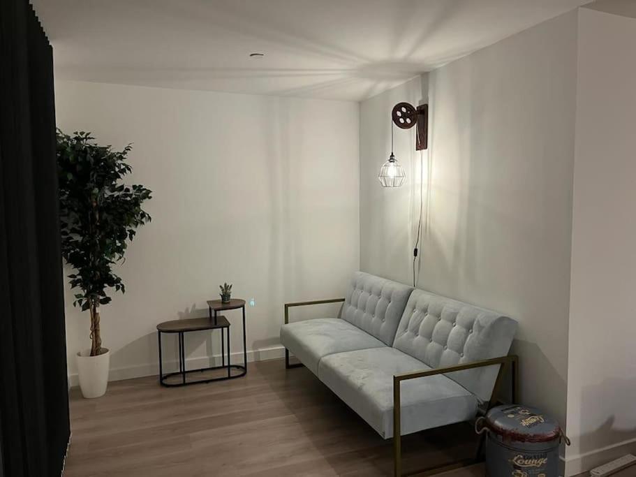 Bayard Luxe 2 Bedroom Penthouse Duplex Peterborough Exterior foto